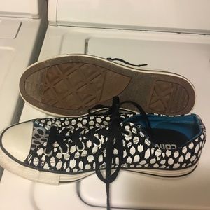 Women’s converse sneakers